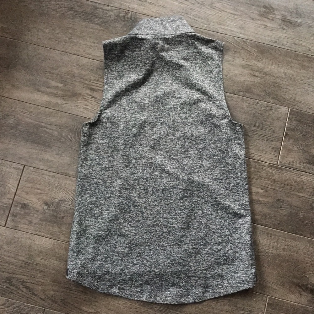 #11 UA vest - Picture 3 of 3